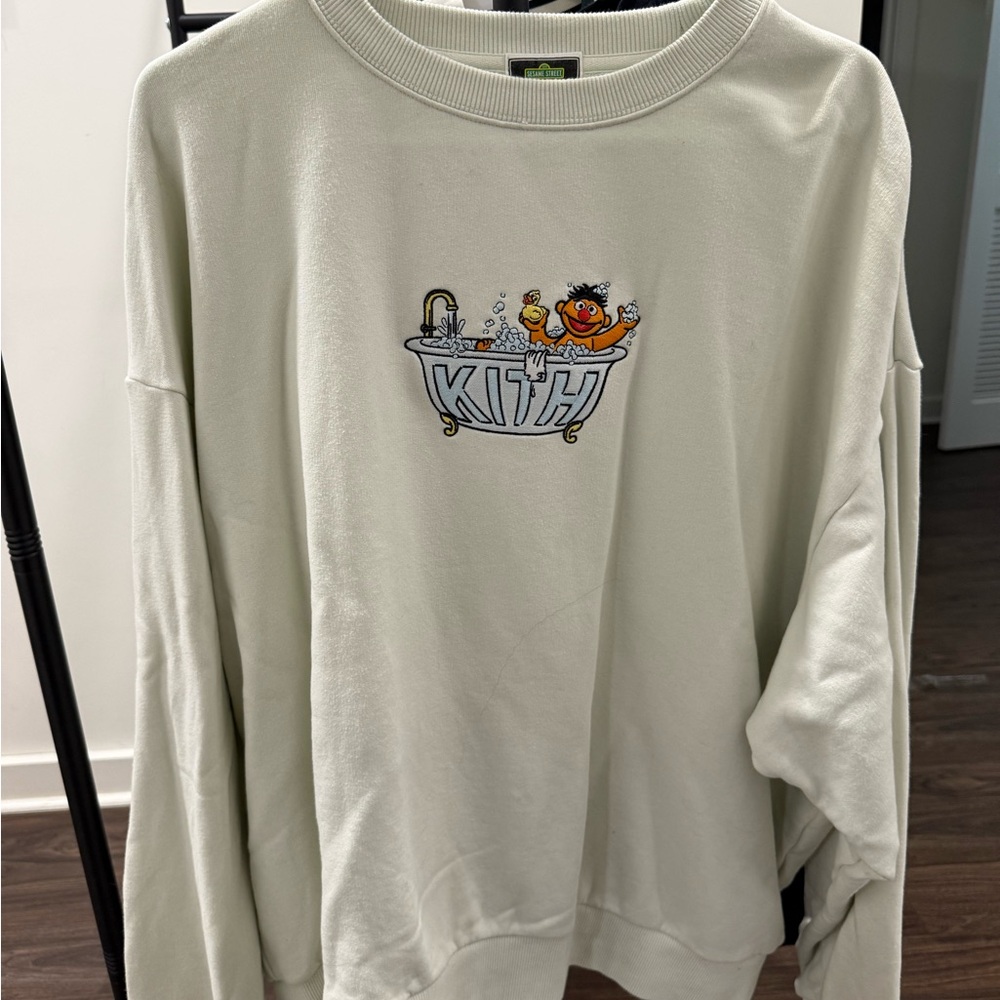 Kith Ernie from Sesame Street Bathtub Graphic Sweatshirt in mint